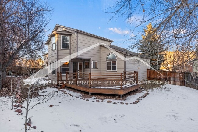 Building Photo - Beautiful 3bd/2.5 bath home with a peaceful backyard, AC, and 2.5 car garage near Ute Valley Park