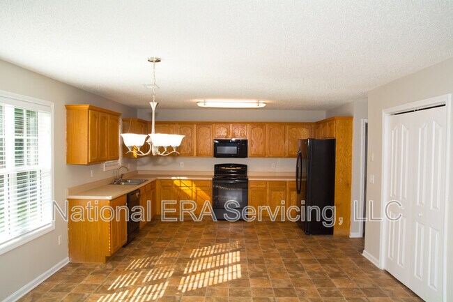 Building Photo - 105 Stoneybrook Dr