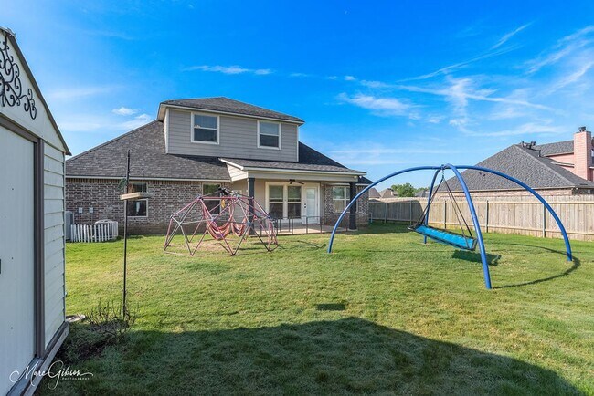 Building Photo - LEGACY HOME AVAILABLE! BELLE ROSE!