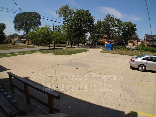 Building Photo - 2105 E 31st St