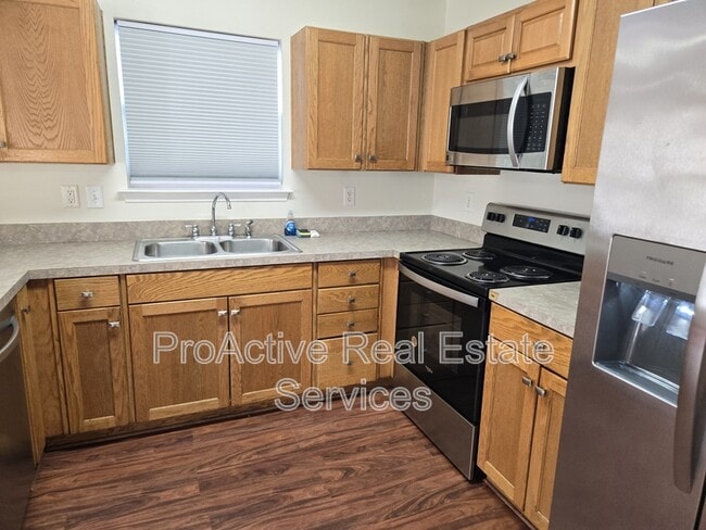 Building Photo - 831 Marshall Ave