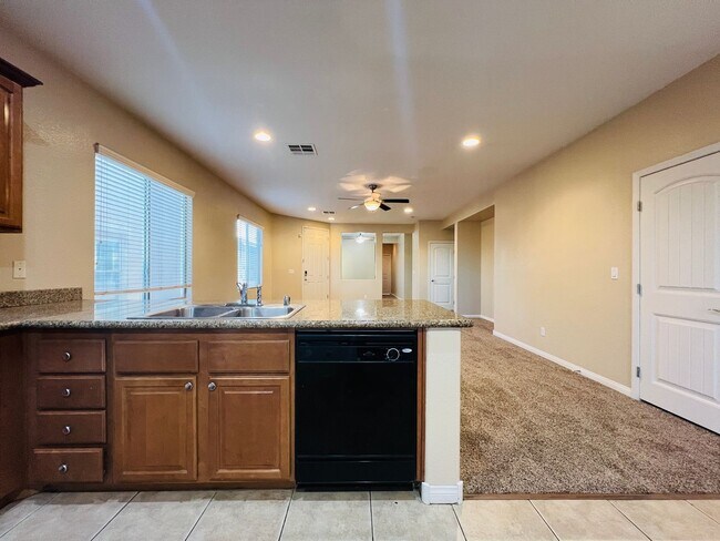 Building Photo - Beautiful 3-Bedroom Single Story Home in N...