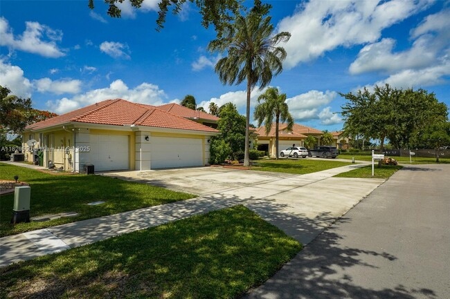 Building Photo - 2575 Muirfield Terrace