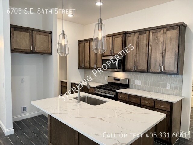 Building Photo - 6705 SE 84th St