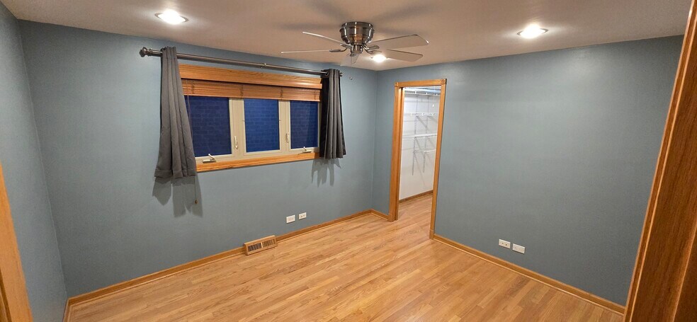 Building Photo - 5155 S Mobile Ave