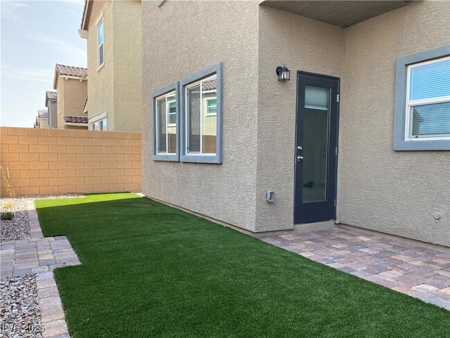 Building Photo - 412 Desert Cadence St