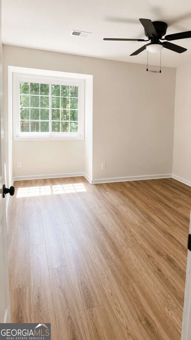 Building Photo - 1175 Forest Vale Dr NW