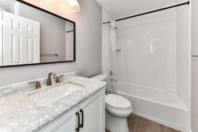 Building Photo - 21820 Leatherleaf Ct