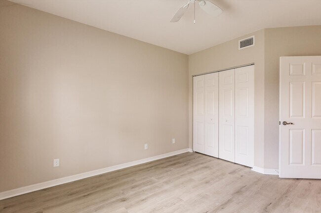 Building Photo - 27500 Palmesta Circle
