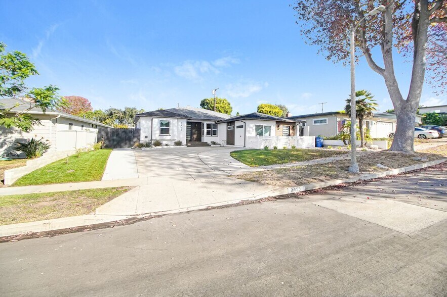 Building Photo - 7425 W 88th Pl