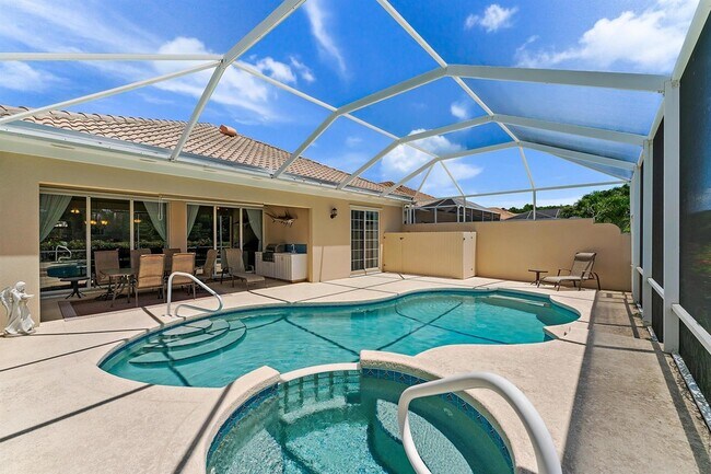 Building Photo - 8485 SE Palm Hammock Ln