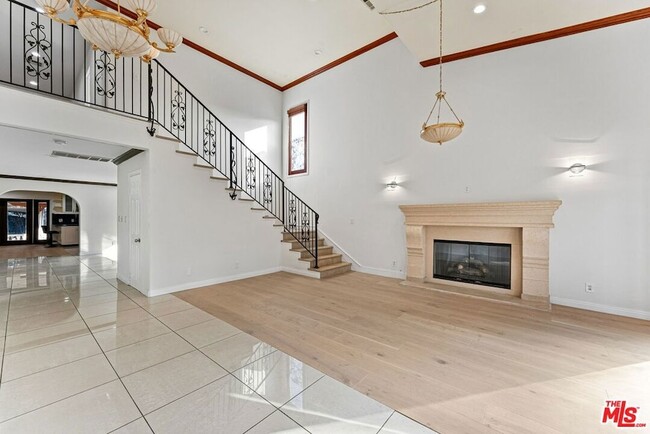 Building Photo - 15123 Greenleaf St