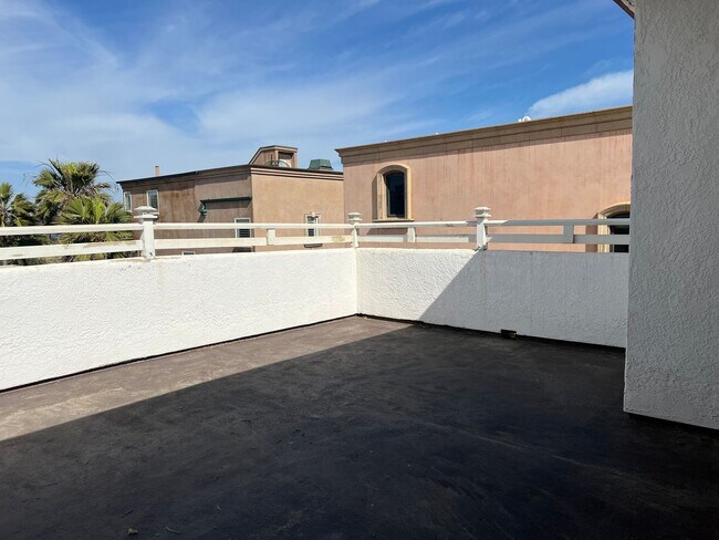 Building Photo - Surfside Colony Gated Community - Tri-Level Beachfront | 4Bd/2.5Ba | Ocean Views