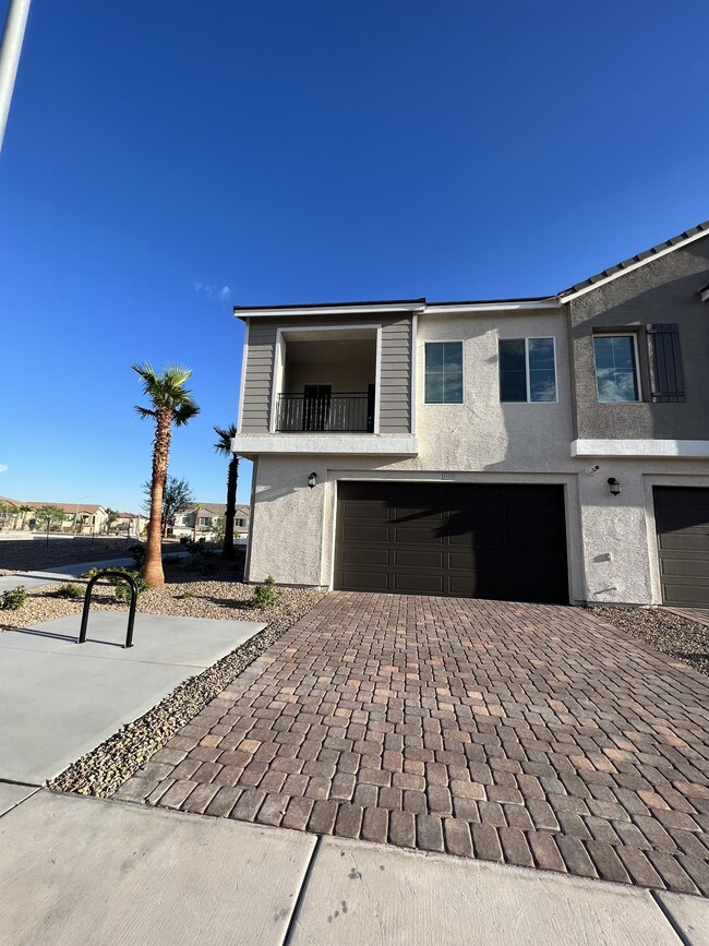 Building Photo - 274 Callen Falls Ave