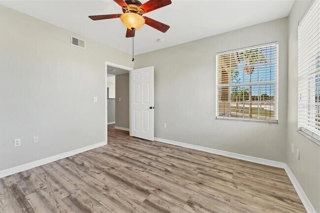 Building Photo - 1185 Villagio Cir