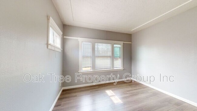 Building Photo - 4152 Brookdale Ave