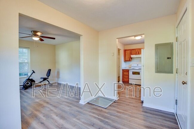 Building Photo - 409 Hunter St