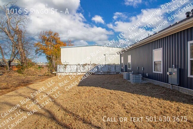 Building Photo - 1016 S Ringo St