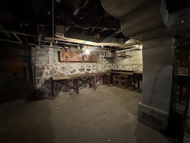 Building Photo - 5 Blair Ct