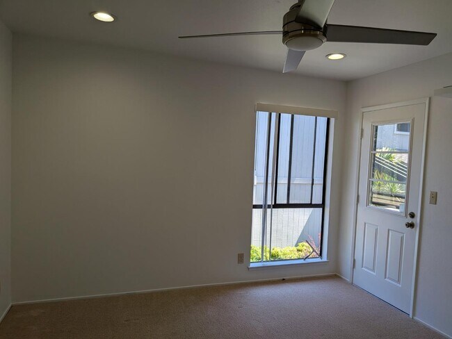 Building Photo - 217 Ada Ave