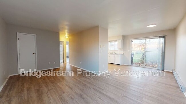 Building Photo - 4654 N Wayne Meadows Cir