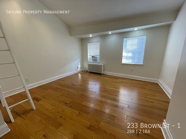 Building Photo - 233 Brown St