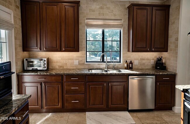 Building Photo - 10757 N 74th St