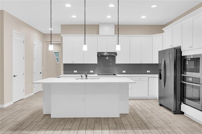 Building Photo - 16030 Micelli Dr