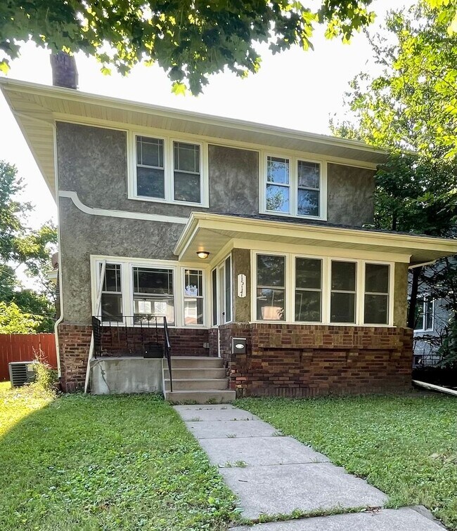 Building Photo - Immediate Move In or Nov 1st Beautiful 3 B...