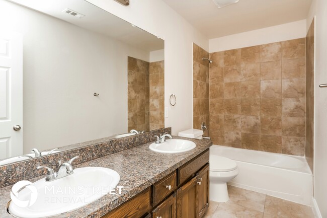 Building Photo - 1229 Granada Dr