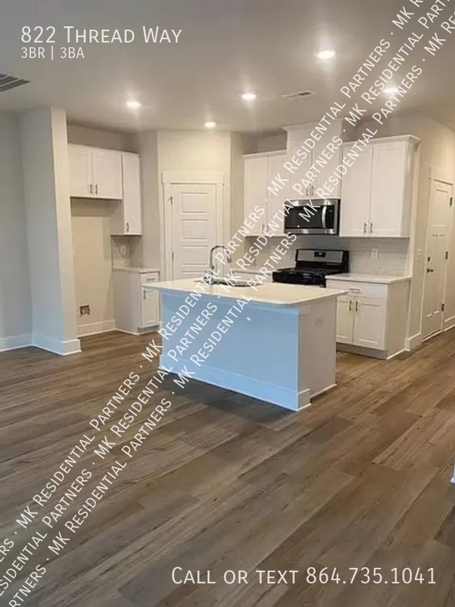 Building Photo - 822 Thread Wy