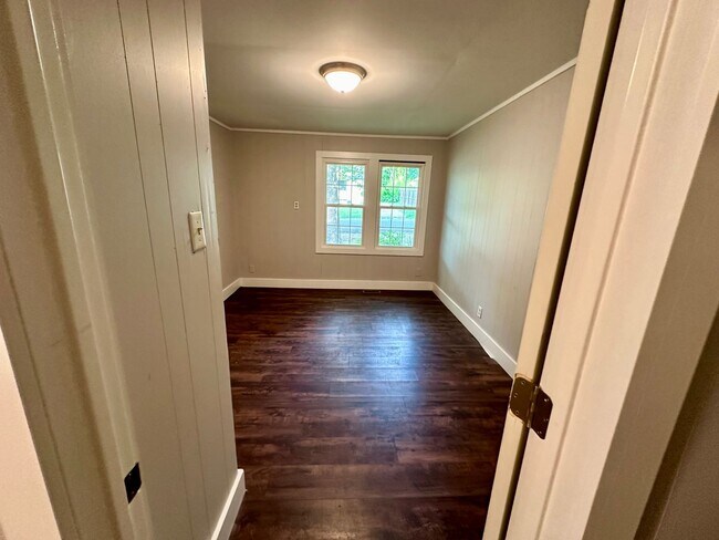 Building Photo - 312 Cooper St