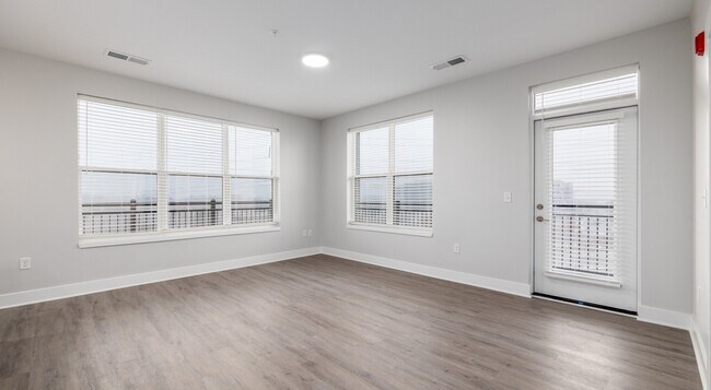 Building Photo - 234 W Diehl Rd