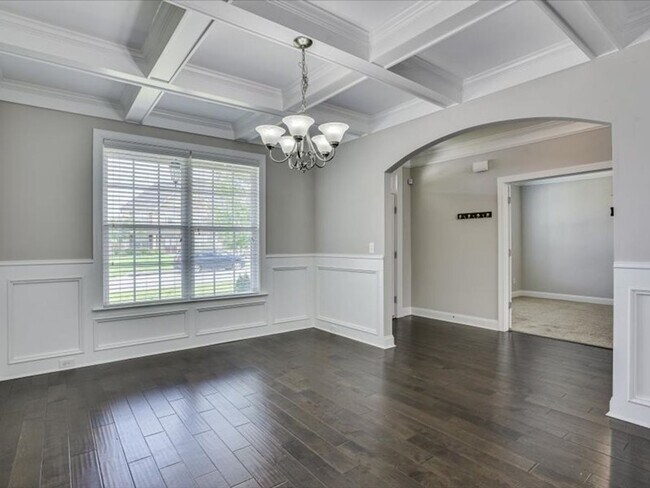 Building Photo - 5 Bedroom 3 Bath In Evans!