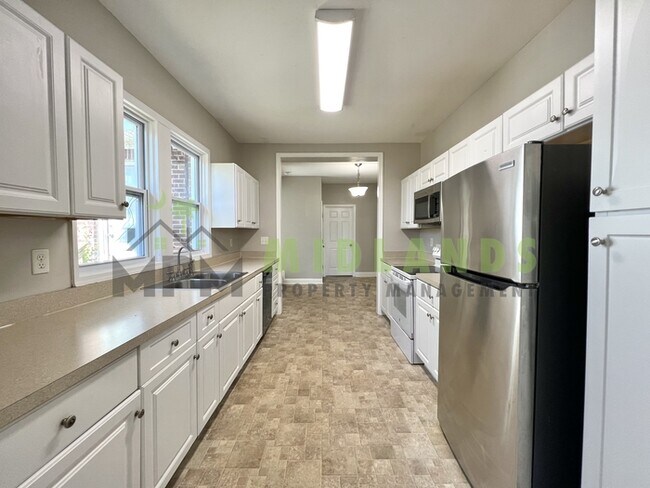 Building Photo - 3202 Belvedere Dr