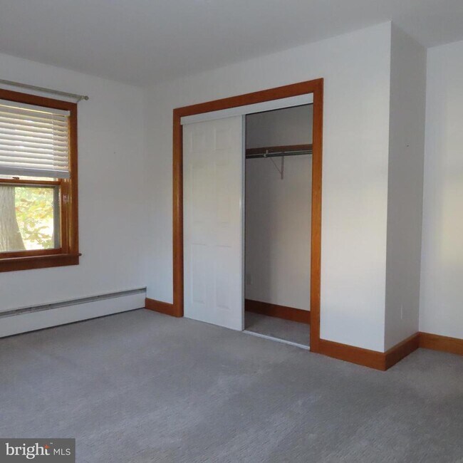 Building Photo - 14109 Buchanan Trail W