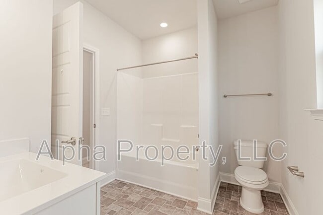 Building Photo - 504 Flying Squirrel Wy