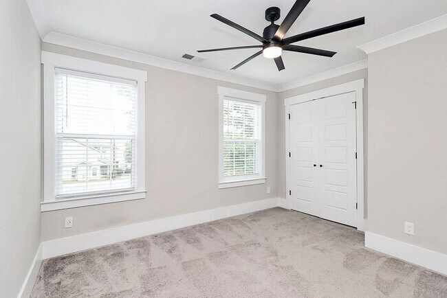 Building Photo - Stunning 3BD/2.5BA Home in Charlotte!