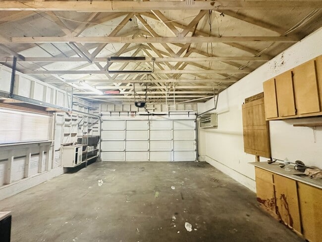 Building Photo - 505 Funston Dr