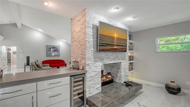 Building Photo - 245 Bird Key Dr