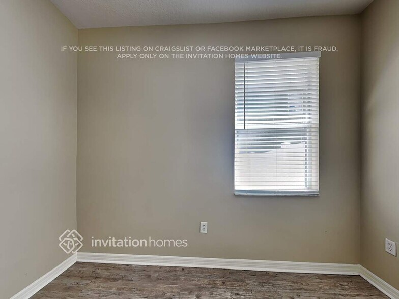 Building Photo - 498 Woodford Dr