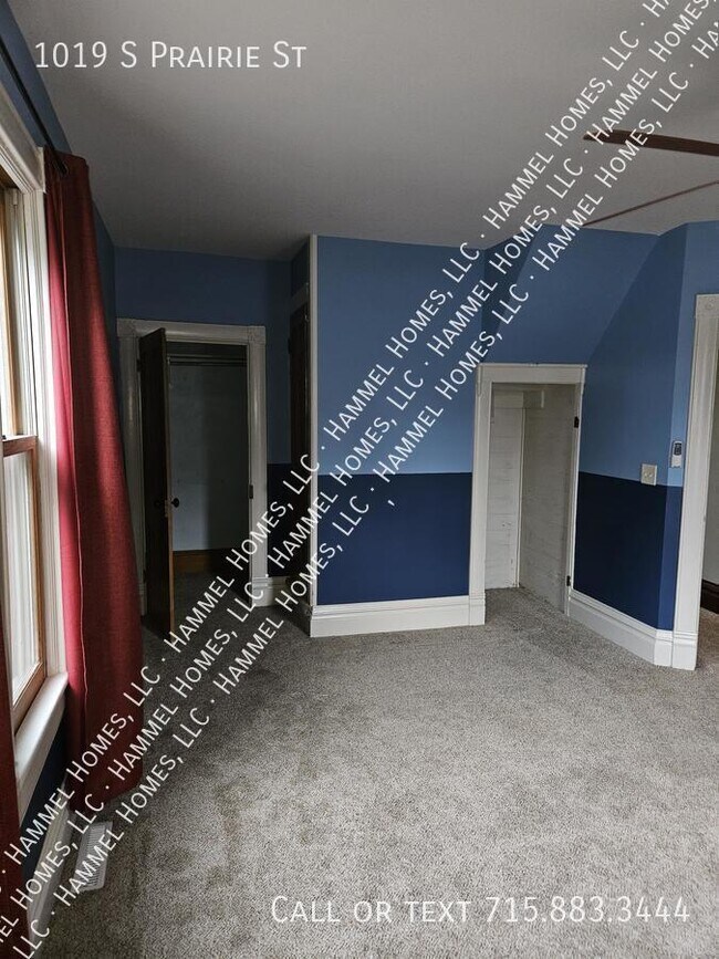 Building Photo - 1019 S Prairie St