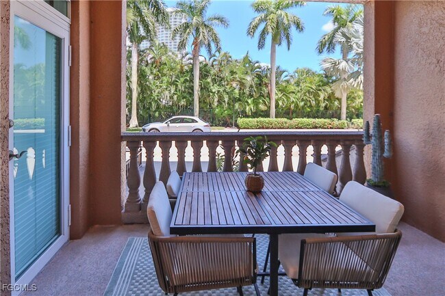 Building Photo - 2825 Palm Beach Blvd