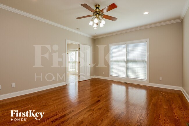 Building Photo - 121 Sawgrass Ln N