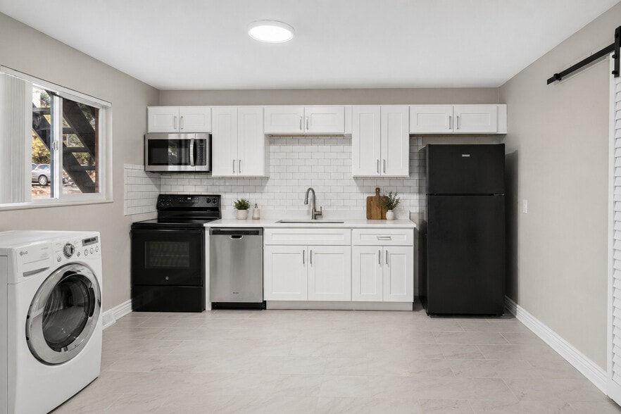 Kitchen - Cedar Court