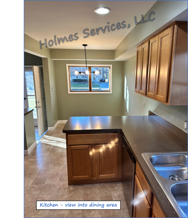 View from kitchen into dining area - 619 S Gainsborough Ave