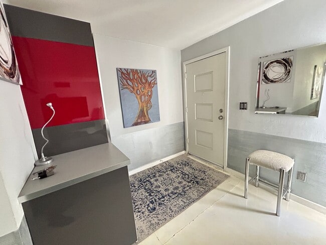 Building Photo - Stunning updated 2 Bedroom, 2 Bathroom, 2 car garage in heart of downtown Scottsdale