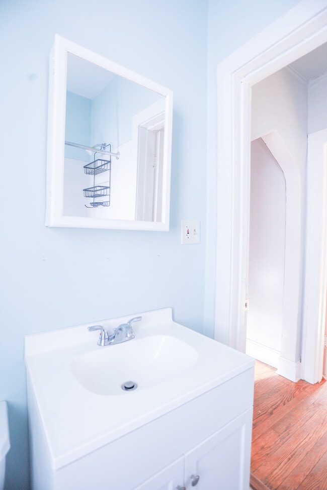 Building Photo - 2948 N Seeley Ave