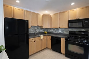 Building Photo - 16W540 87th St