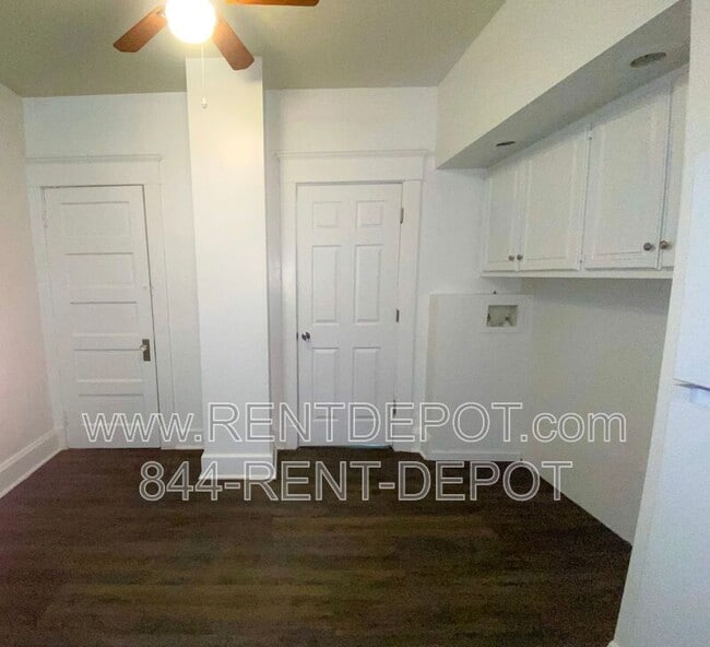 Building Photo - 816-818 W. Iowa St.